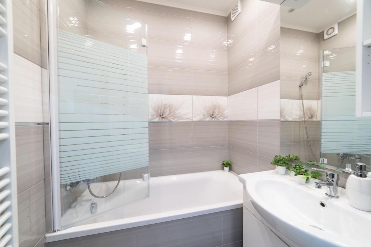 Comfort 66 - Real-Life 3-Room Family Stay With 4 Beds Мишкольц Экстерьер фото