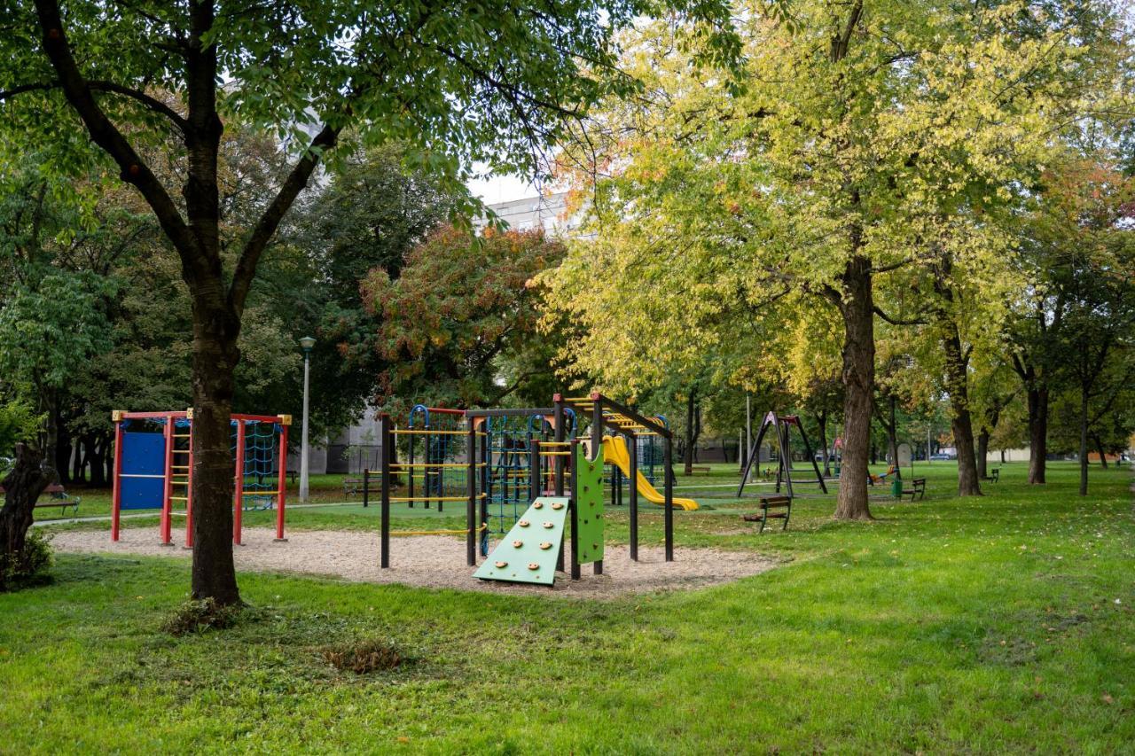 Comfort 66 - Real-Life 3-Room Family Stay With 4 Beds Мишкольц Экстерьер фото